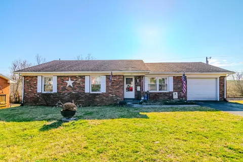 147 Woodmont Dr, Paris, KY 40361