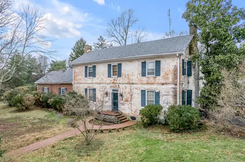 1899 Parkers Mill Rd, Lexington, KY 40504