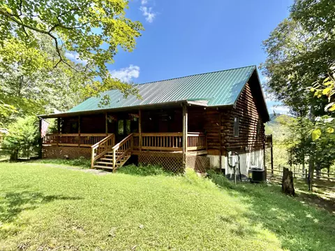 760 Valley View Dr, Burnside, KY 42519