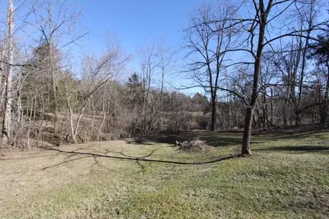 1319 Beaver Lake Rd, Lawrenceburg, KY 40342