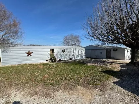 Exterior - 1385 Pole Bridge Rd, Nancy, KY 42544 photo 8 of 14