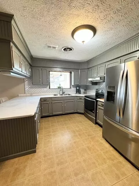 Kitchen - 1385 Pole Bridge Rd, Nancy, KY 42544 photo 1 of 3