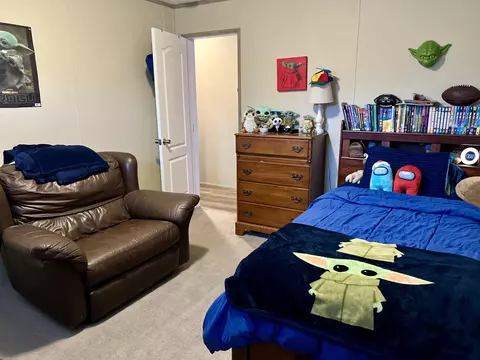 Bedroom - 170 Patsy Rd, Irvine, KY 40336 photo 4 of 7