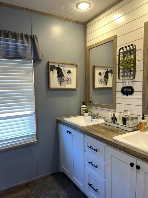 Bath - 170 Patsy Rd, Irvine, KY 40336 photo 1 of 3
