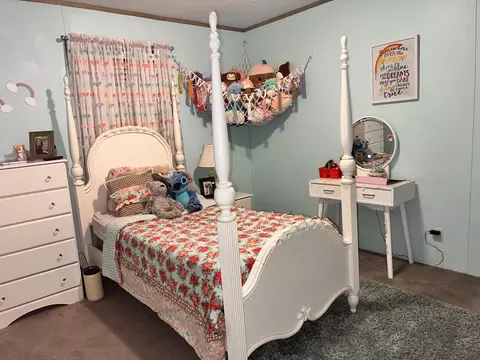 Bedroom - 170 Patsy Rd, Irvine, KY 40336 photo 3 of 7