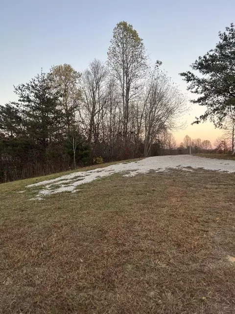 Exterior - 170 Patsy Rd, Irvine, KY 40336 photo 4 of 14