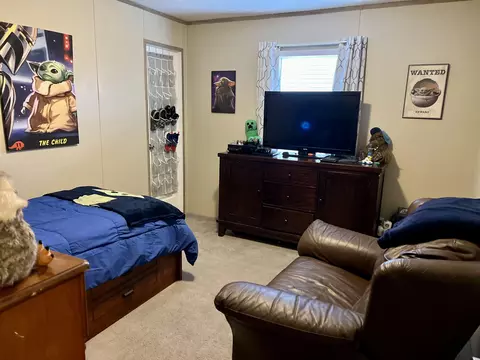Bedroom - 170 Patsy Rd, Irvine, KY 40336 photo 6 of 7