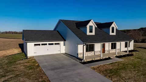 509 Beacon St, Russell Springs, KY 42642