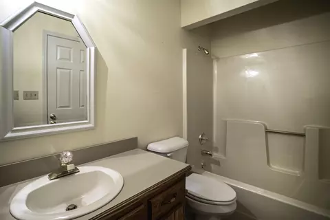 Bath - 221 Eagle Dr, Versailles, KY 40383 photo 7 of 7
