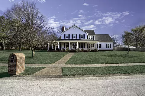 221 Eagle Dr, Versailles, KY 40383