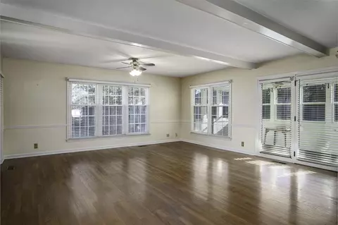 Living - 221 Eagle Dr, Versailles, KY 40383 photo 3 of 4