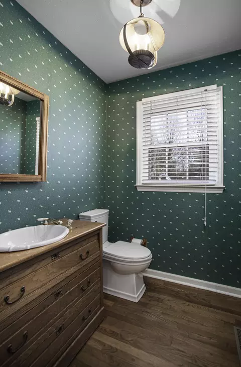 Bath - 221 Eagle Dr, Versailles, KY 40383 photo 1 of 7