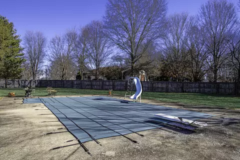 Exterior - 221 Eagle Dr, Versailles, KY 40383 photo 5 of 5