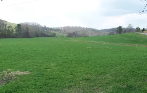 810 Peter Cave Rd, Mckee, KY 40447