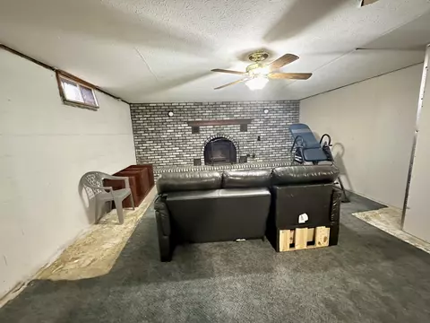 Living - 159 Privett Rd, Strunk, KY 42649 photo 5 of 6