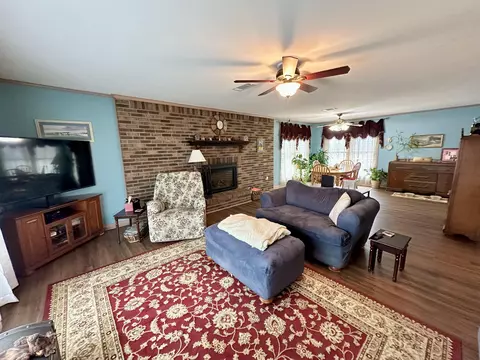 Living - 159 Privett Rd, Strunk, KY 42649 photo 4 of 6