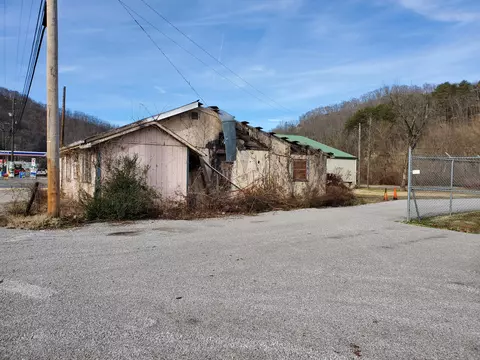9775 Ky-122, Mcdowell, KY 41647 photo 5