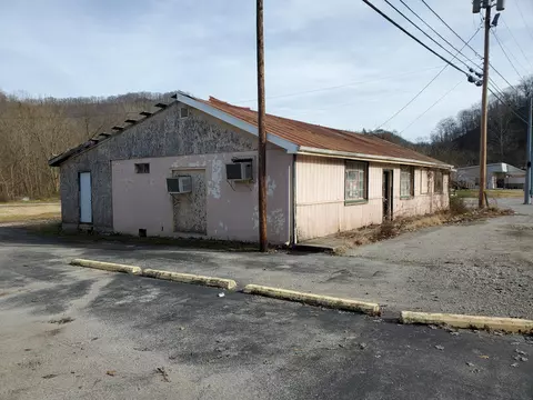 9775 Ky-122, Mcdowell, KY 41647 photo 6