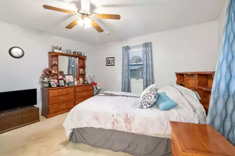 Bedroom - 53 Walnut St, Burnside, KY 42519 photo 2 of 5