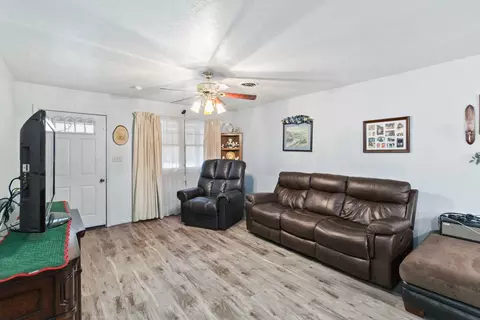 Living - 53 Walnut St, Burnside, KY 42519 photo 3 of 4