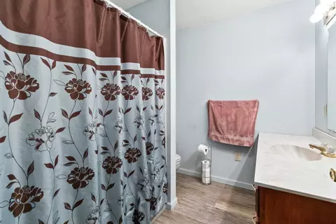 Bath - 53 Walnut St, Burnside, KY 42519 photo 1 of 2