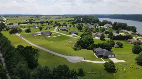 85 E Blackberry Ln, Bronston, KY 42518