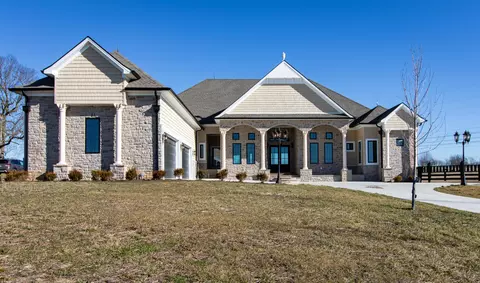 109 Triumph Ct, Nicholasville, KY 40356