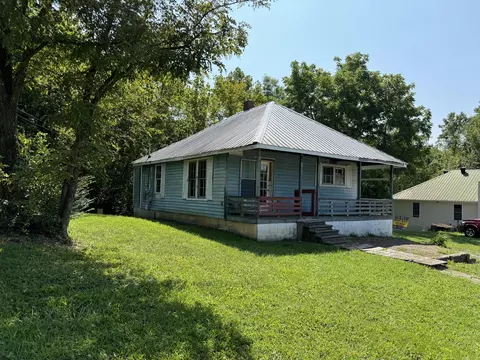 111 Farm Ridge Rd, Stearns, KY 42647