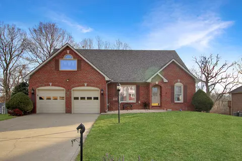 819 Isaac Shelby Cir, Frankfort, KY 40601
