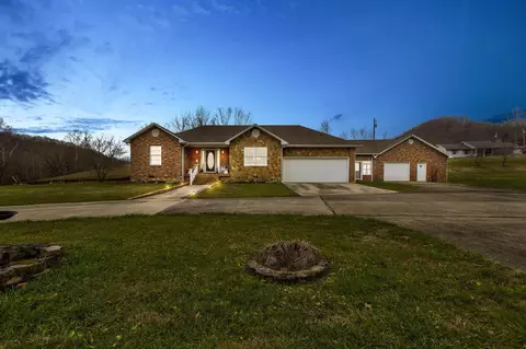 33 Sharon Dr, Clearfield, KY 40313