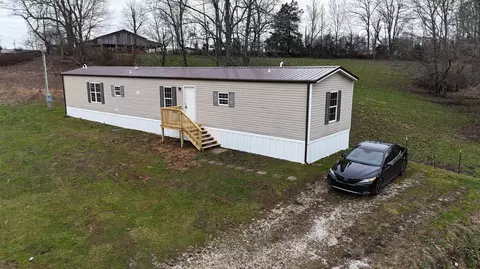 2786 Ky 2027 Rd, Campton, KY 41301