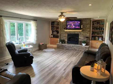 Living - 1410 Ky 80, Windsor, KY 42565 photo 1 of 5