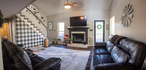 Living - 113 Man O War Ct, Georgetown, KY 40324 photo 2 of 3