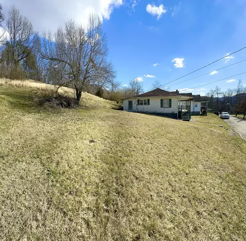 515 George St, Irvine, KY 40336