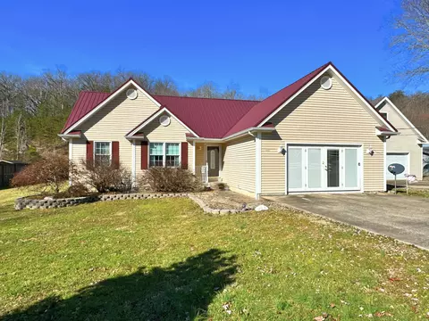829 Boone Creek Rd, Stanton, KY 40380