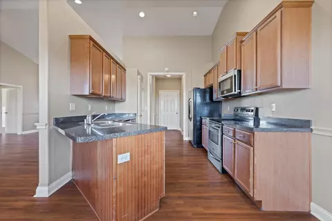 Kitchen - 157 Coachman Pl, Georgetown, KY 40324 photo 2 of 3
