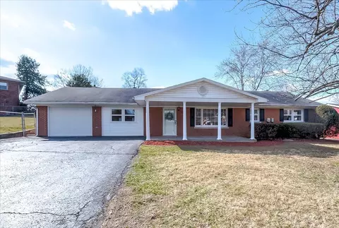 404 Hiawatha Trl, Frankfort, KY 40601