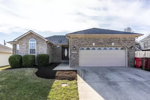 404 Forest Ridge Dr, Frankfort, KY 40601