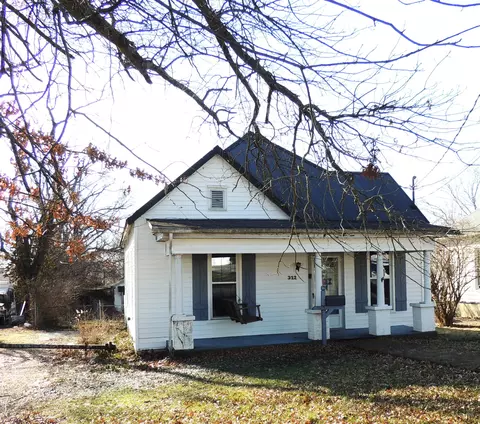 322 E Court St, Lawrenceburg, KY 40342