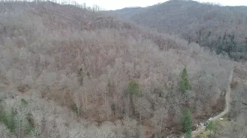 9999 Henry Branch Rd, Flat Lick, KY 40935