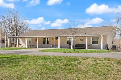 35 Ravenswood Dr, Nancy, KY 42544