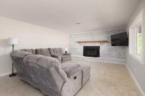 Living - 295 Meece Ave, Nancy, KY 42544 photo 5 of 5