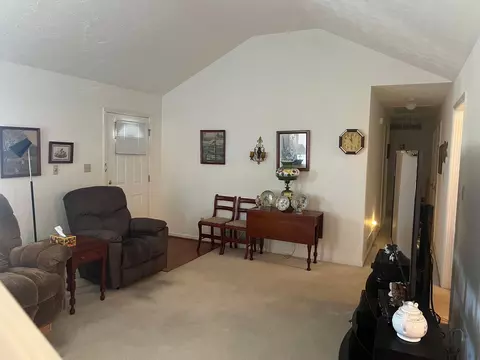 Living - 130 Eastern Ave, Lancaster, KY 40444 photo 2 of 2