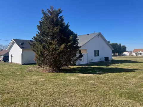 Exterior - 130 Eastern Ave, Lancaster, KY 40444 photo 4 of 4