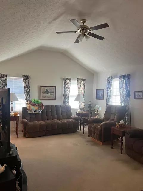 Living - 130 Eastern Ave, Lancaster, KY 40444 photo 1 of 2