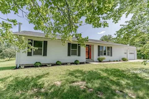346 Hunters Ln, Simpsonville, KY 40067