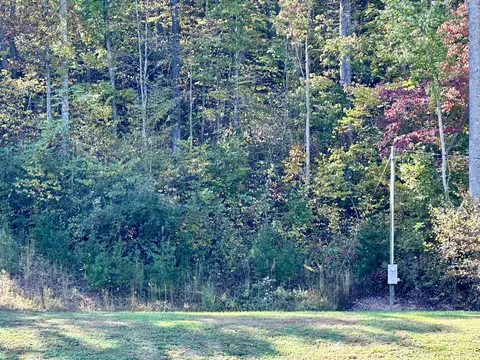 700 Freeman Branch Rd, East Bernstadt, KY 40729