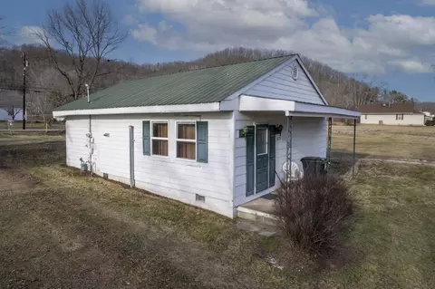 Exterior - 1025 E Main St, Morehead, KY 40351 photo 3 of 4
