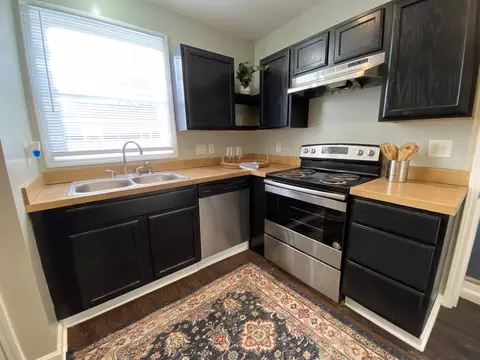 Kitchen - 340 E Second St, Lexington, KY 40508 photo 4 of 4