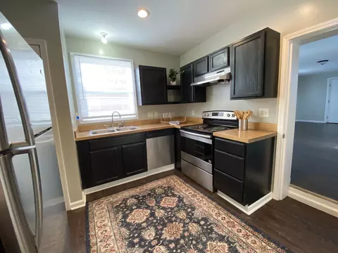 Kitchen - 340 E Second St, Lexington, KY 40508 photo 3 of 4